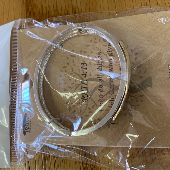 SALE!! Phil 4:13 Bracelet - Picture 2 of 4